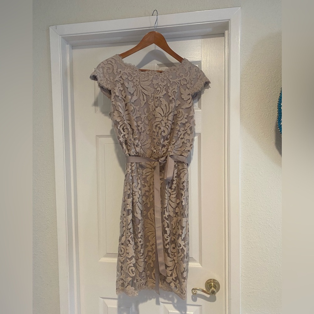 Tadashi Shoji dress… excellent condition ♥️